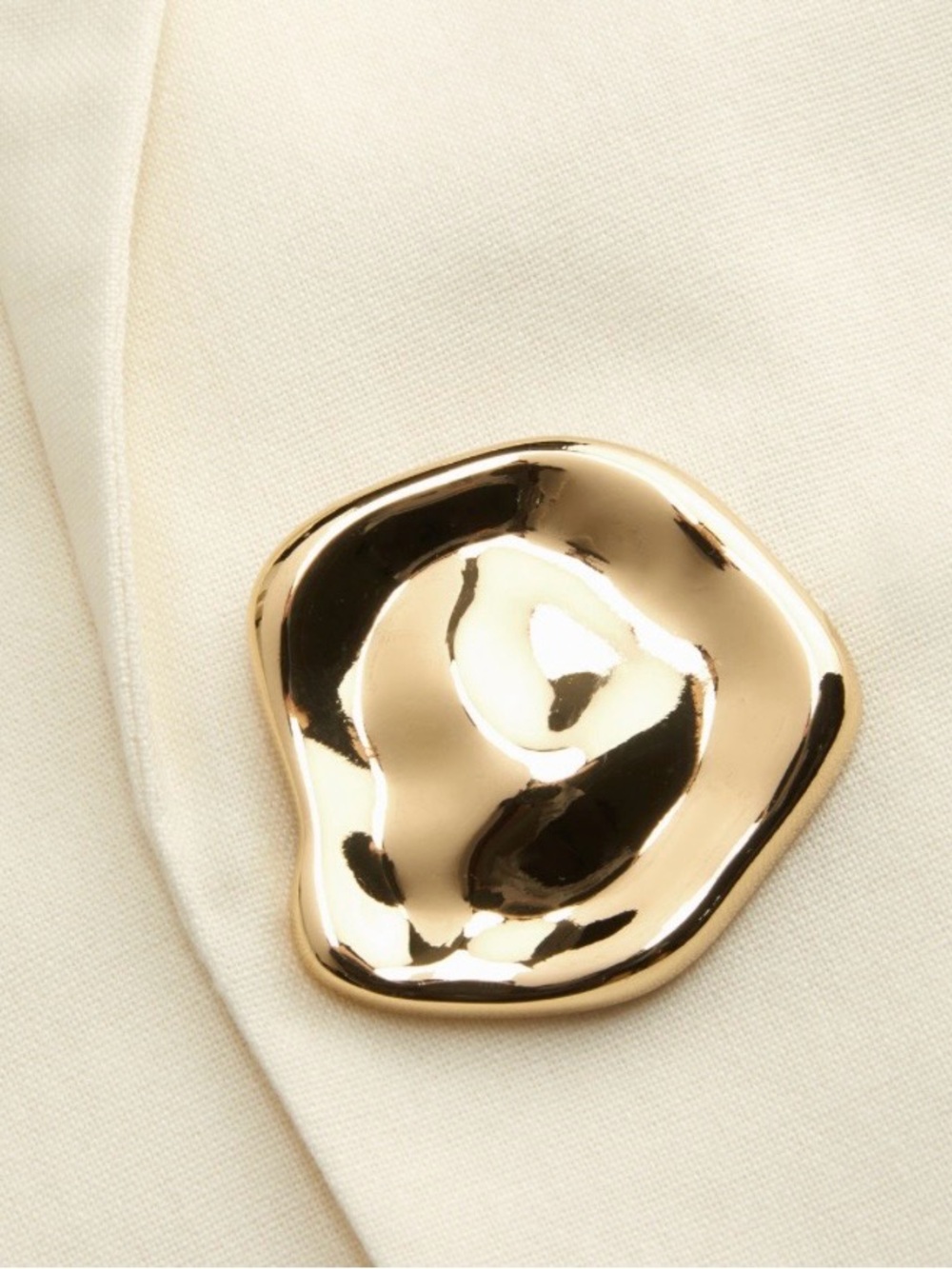 Cider Beige Short-Sleeve Blazer with Gold Accent - Picture 2 of 3